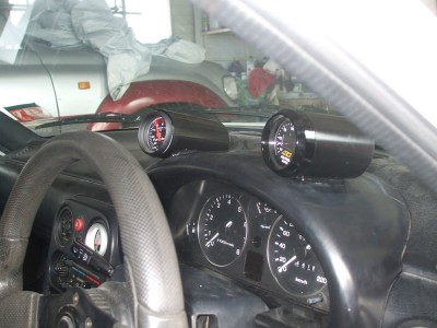 cowling mounted gauges 001.JPG